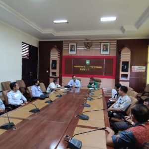 Bantuan Hukum dalam upaya penyelesaian penertiban bangunan dan aset milik Pemerintah Propinsi Nusa Tenggara Barat di Kantor Bupati Sumbawa