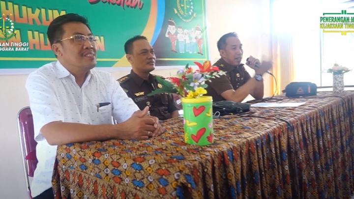 Jaksa Masuk Sekolah Narkoba VS Anak Muda SMP N 11 Mataram