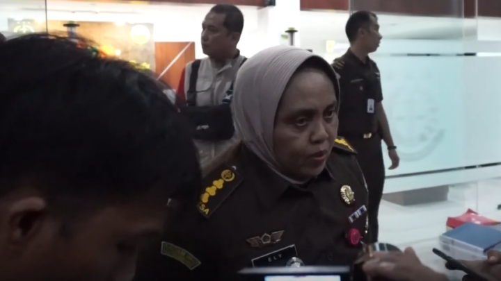 Penyidik Pidsus Kejati NTB tetapkan Kadis ESDM Provinsi NTB & RA dari PT. AMG tersangka kasus korupsi
