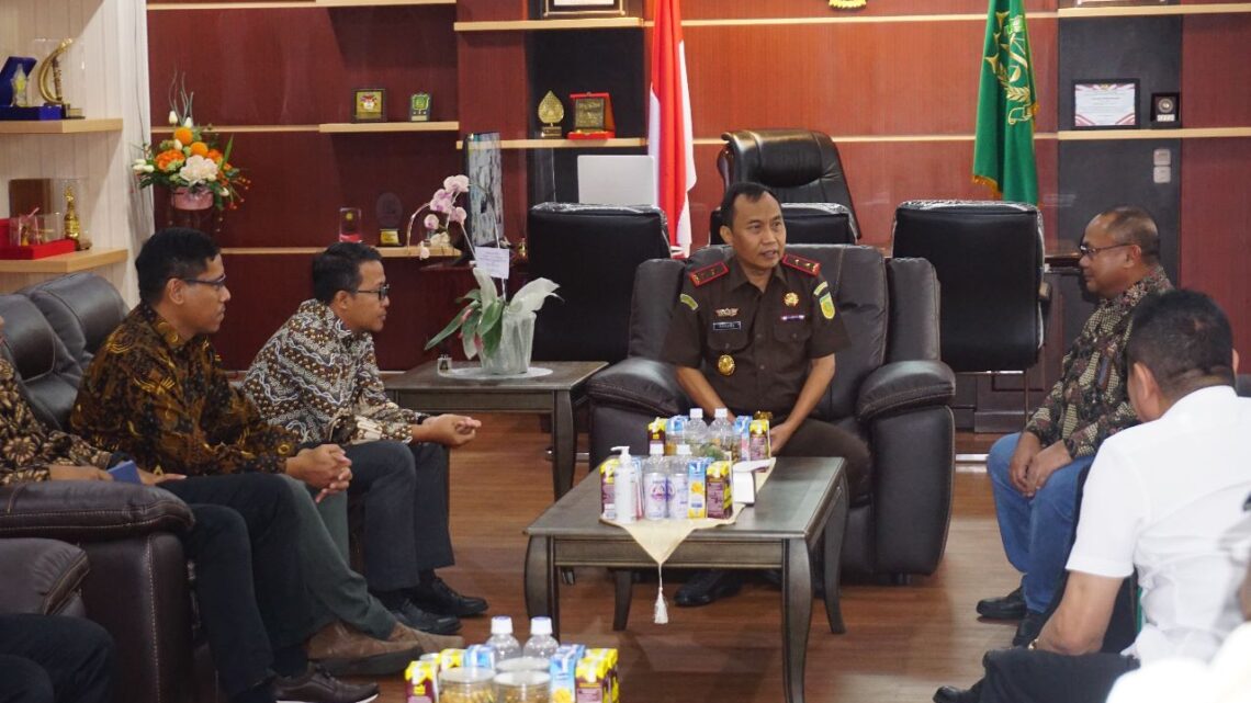 Kunjungan General Manager PLN Wilayah Nusa Tenggara pada Kejaksaan Tinggi NTB