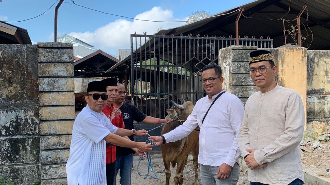 Penyerahan Hewan Qurban Idul Adha 1444 H Kejaksaan Tinggi Nusa Tenggara Barat