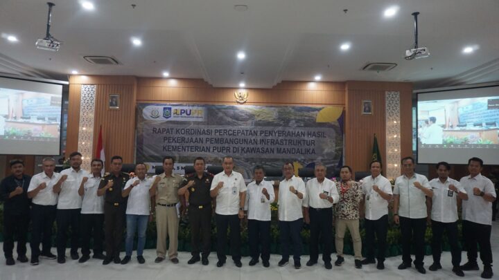 Rapat Koordinasi Antara Kejaksaan Tinggi NTB – Kementerian PUPR RI – Pemerintah Propinsi NTB – PT.Aviasi Pariwisata Indonesia”Percepatan Penyerahan Hasil Pekerjaan Pembangunan Infrastruktur Kementerian PUPR Di Kawasan Ekonomi Khusus (KEK) Sirkuit Mandalika”