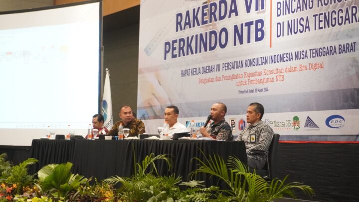 Kepala Seksi Penerangan Hukum Kejati NTB  Memberikan Materi Pada “Seminar Nasional Bincang Konstruksi” Dalam Acara Rakerda DPD Persatuan Konsultan Indonesia (PERKINDO) Provinsi NTB Tahun 2024″