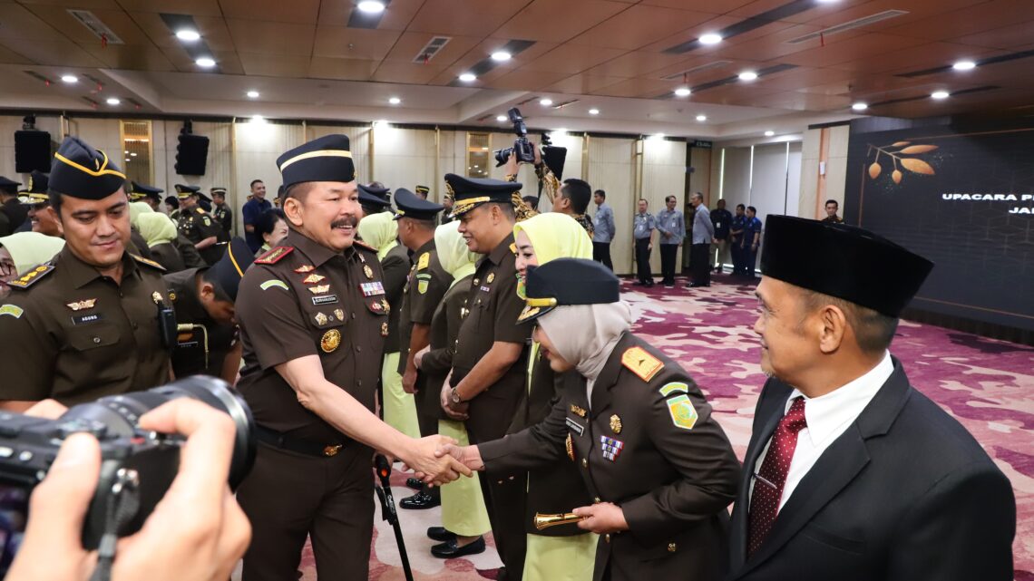 JAKSA AGUNG RI ST. BURHANUDDIN MELANTIK KAJATI NTB BARU ENEN SARIBANON.,SH.,MH