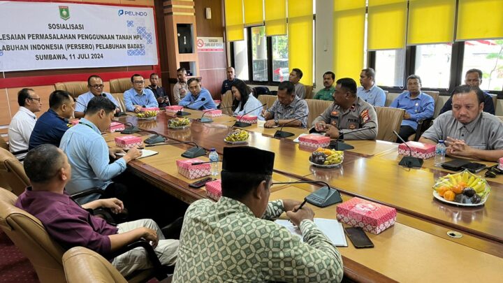 Tim Jaksa Pengacara Negara Kejati NTB dan Kejari sumbawa menghadiri Sosialisasi Penyelesaian Permasalahan Penggunaan Tanah HPL PT. Pelabuhan Indonesia (Persero) Pelabuhan Badas