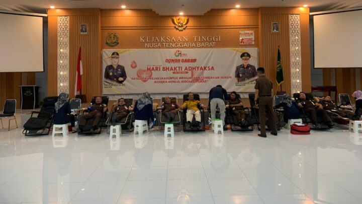 Kejaksaan Tinggi NTB Melaksanakan Kegiatan Donor Darah Dalam Rangka Memperingati Hari Bhakti Adhyaksa ke-64 dan HUT IAD ke-24