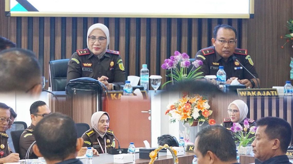 RAPAT KOORDINASI KEJATI NTB DENGAN KPK