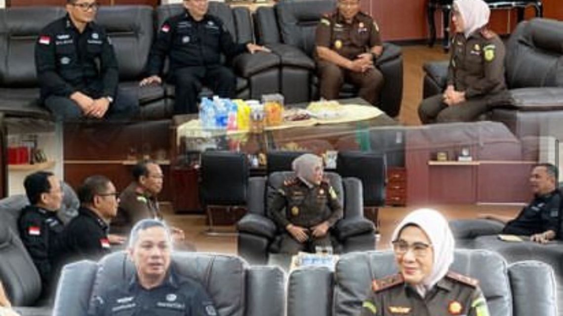 KUNJUNGNA KERJA INSPEKTUR I PADA INSPEKTORAT JAKSA AGUNG MUDA PENGAWASAN DI KEJAKSAAN TINGGI NUSA TENGGARA BARAT