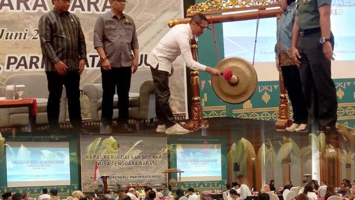 PEMBUKAAN RAPAT KERJA DAERAH BPD PHRI PROVINSI NUSA TENGGARA BARAT