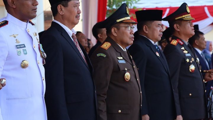 WAKIL KEPALA KEJAKSAAN TINGGI NUSA TENGGARA BARAT MENGHADIRI UPACARA PERINGATAN HARI BHAYANGKARA KE-79 TAHUN 2025