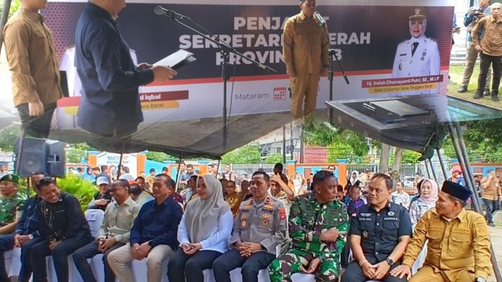 KOORDINATOR BIDANG INTELIJEN, DR. I PUTU EKA SUYANTHA, S.H.,M.H. MEWAKILI KAJATI NTB MENGHADIRI UNDANGAN PELANTIKAN DAN PENGAMBILAN SUMPAH JABATAN PEJABAT SEKRETARIS DAERAH PROVINSI NTB