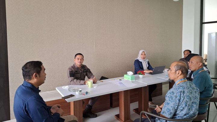 BIDANG PERDATA DAN TATA USAHA NEGARA KEJAKSAAN TINGGI NTB BEKERJASAMA DENGAN PERUM BULOG KANWIL NTB MELAKUKAN KOORDINASI DUKUNGAN PENGAWASAN TERHADAP ANOMALI KENAIKAN HARGA BERAS