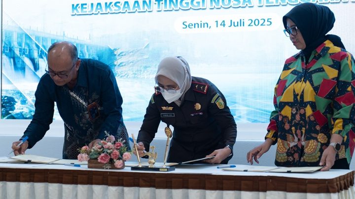 PENANDATANGANAN PERJANJIAN KERJA SAMA ANTARA PT. PLN (PERSERO) UNIT INDUK WILAYAHNUSA TENGGARA BARAT DENGAN KEJAKSAAN TINGGI NUSA TENGGARA BARAT