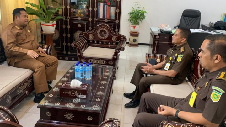 KOORDINASI DAN DISKUSI ANTARA ASISTEN PERDATA DAN TATA USAHA NEGARA KEJAKSAAN TINGGI NUSA TENGGARA BARAT DENGAN DINAS KESEHATAN PROVINSI NTB TERKAIT RENCANA AKSI (RENAKSI) PROGRAM PRIORITAS NASIONAL DIANTARANYA PROGRAM PENINGKATAN PELAYANAN KESEHATAN