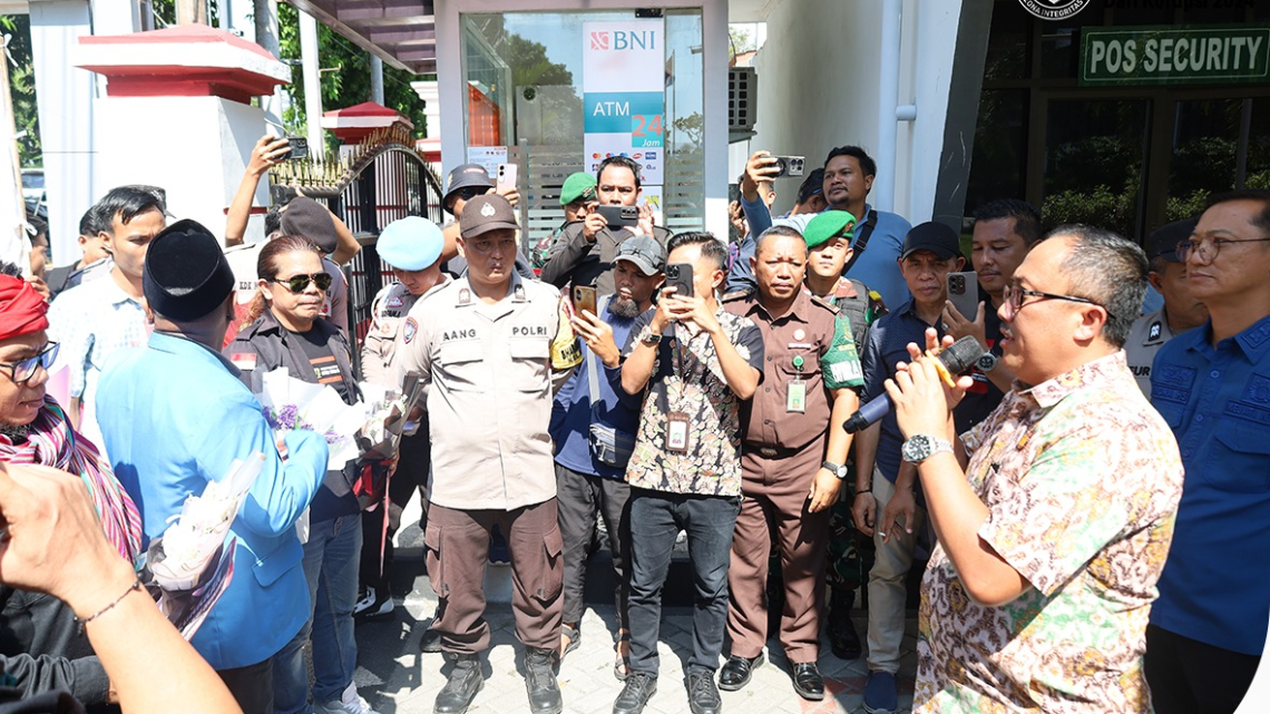 KOALISI RAKYAT NTB BERSATU MENDUKUNG KINERJA KEJATI NTB DALAM PROSES PENYIDIKAN KASUS “DANA SILUMAN” DPRD PROVINSI NTB