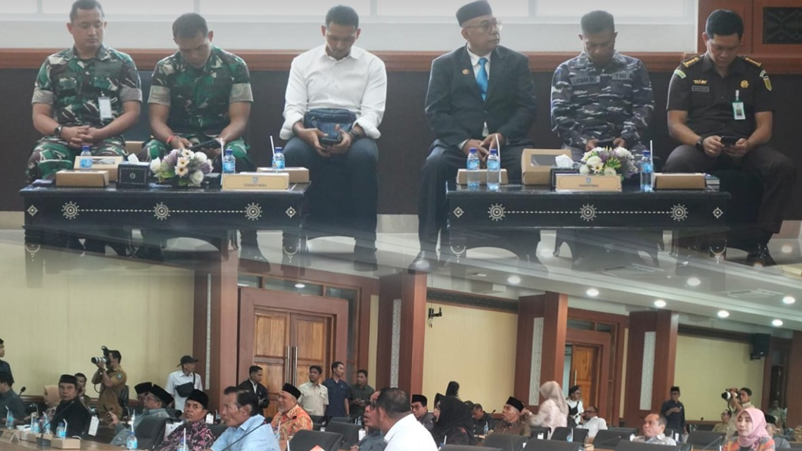 RAPAT PARIPURNA DPRD PROVINSI NTB DENGAN AGENDA PANDANGAN UMUM FRAKSI-FRAKSI ATAS NOTA KEUANGAN DAN RAPERDA TENTANG PERUBAHAN APBD PROVINSI NTB TA. 2025