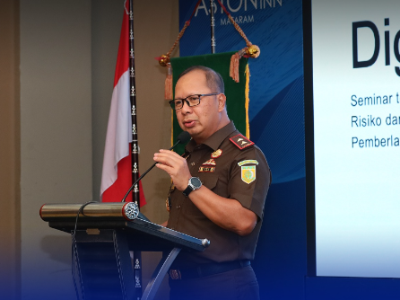 KAJATI NTB MENJADI KEYNOTE SPEAKER SEKALIGUS MEMBUKA KEGIATAN SEMINAR YANG DIADAKAN OLEH PENGURUS WILAYAH NTB IKATAN PEMBUAT AKTA TANAH (PENGWIL NTB IPPAT)