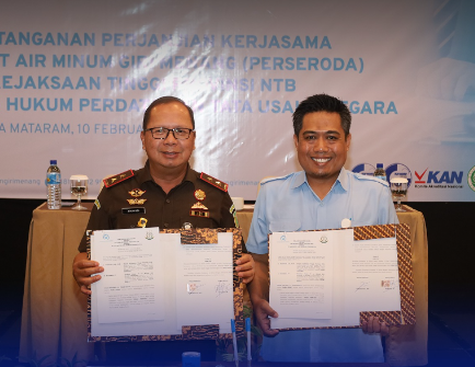 PENANDATANGANAN PERJANJIAN KERJASAMA ANTARA PT. AIR MINUM GIRI MENANG (PERSERODA) DENGAN KEJAKSAAN TINGGI NUSA TENGGARA BARAT DI BIDANG HUKUM PERDATA DAN TATA USAHA